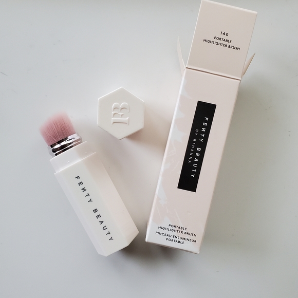 Fenty Beauty Makeup Fenty Beauty Portable Highlighter Brush 4brand New In Box Poshmark